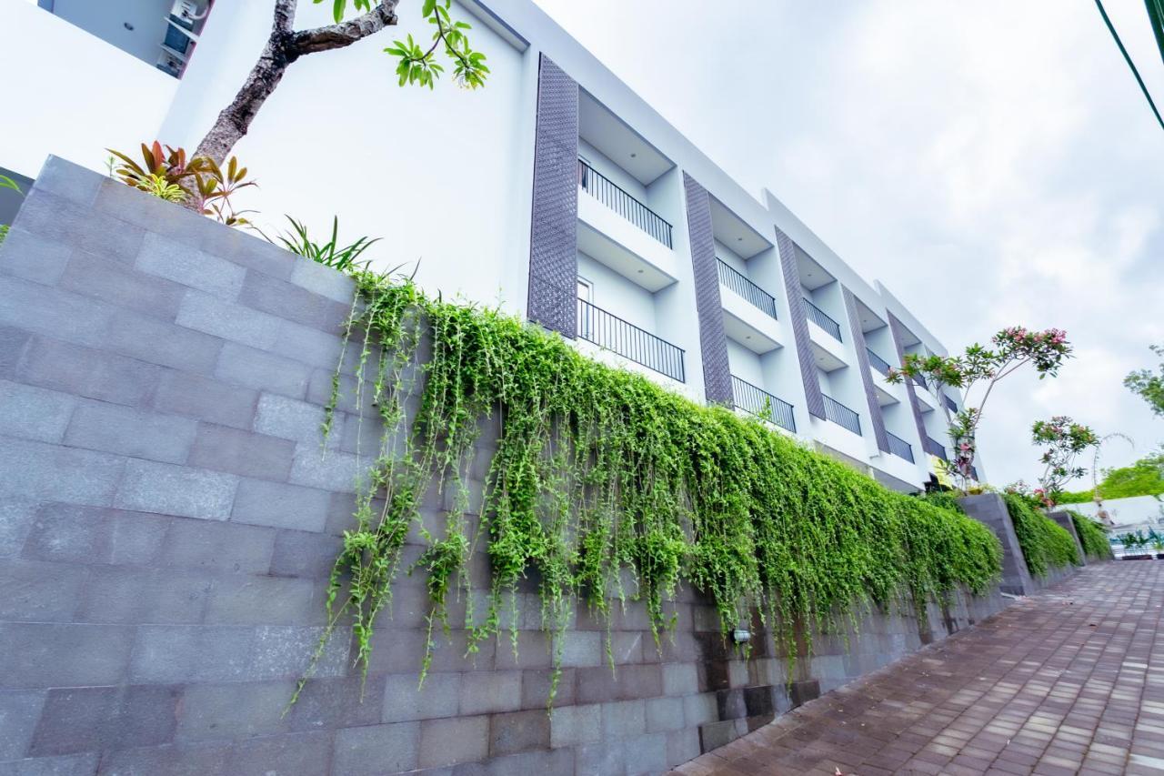 Nivasa Hotel 乌干沙 外观 照片